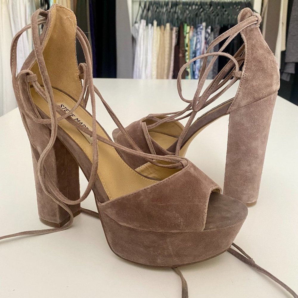 Mauve tan suede strappy chunky Steve Madden platform heels